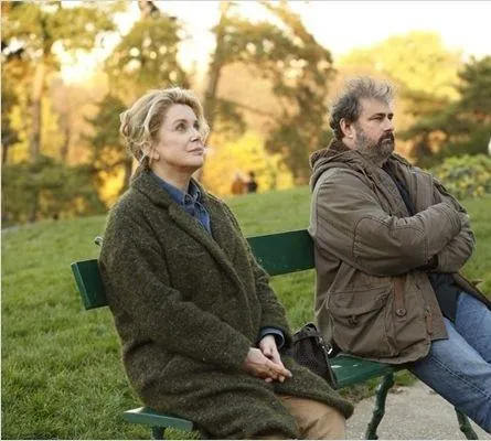 Женщина во дворе (2014) в хорошем качестве скачать торрент файл Женщина во дворе (2014) фильм в хорошем качестве скачать торрент файл