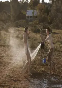 Чужая страна (2014) скачать торрент бесплатно Чужая страна (2014) фильм скачать торрент бесплатно