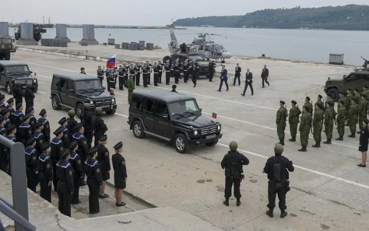 Хантер Киллер (2018) скачать торрент бесплатно Хантер Киллер (2018) фильм скачать торрент бесплатно