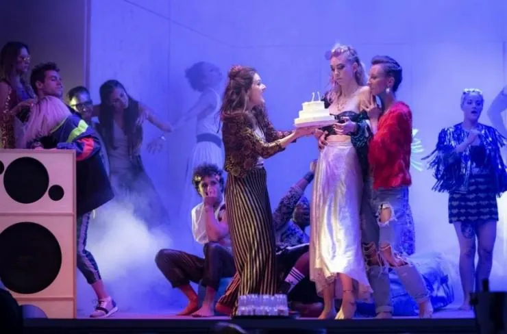 Джули (2018) скачать торрент бесплатно Джули (2018) фильм скачать торрент бесплатно