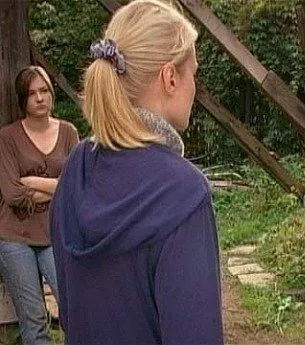 Семейный дом (2010) 1 сезон 1-10,11,12 серия в хорошем качестве скачать торрент файл Семейный дом (2010) сериал 1-10,11,12 серию 1 сезона в хорошем качестве скачать торрент файл