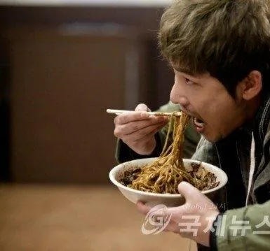 Большой человек (2014) 1 сезон 1-14,15,16 серия скачать торрент бесплатно Большой человек (2014) сериал 1-14,15,16 серию 1 сезона скачать торрент бесплатно