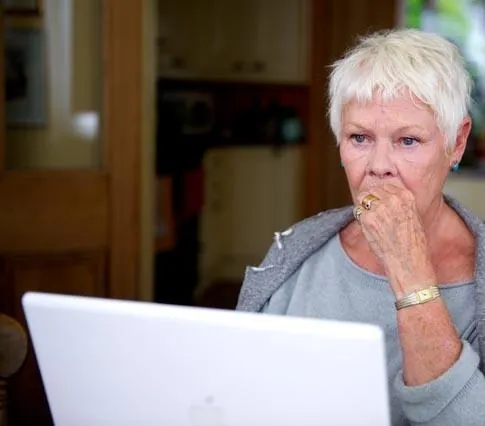 Запрос в друзья ждет подтверждения (2012) скачать торрент файл Запрос в друзья ждет подтверждения (2012) фильм скачать торрент файл