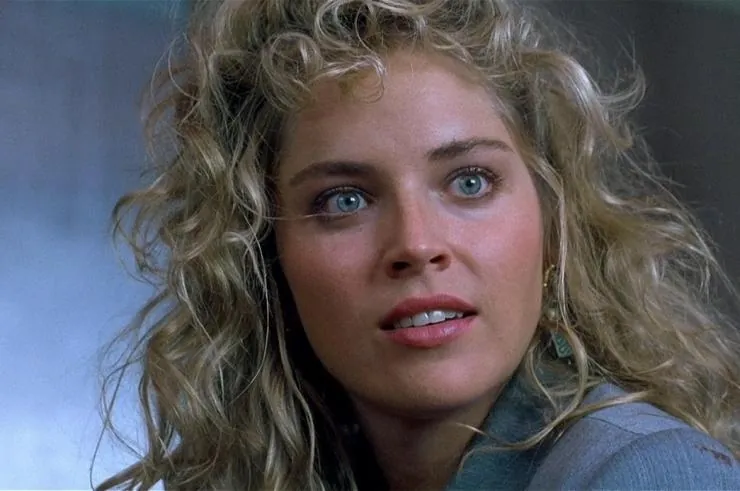 Вспомнить всё (1990) скачать торрент бесплатно Вспомнить всё (1990) фильм скачать торрент бесплатно