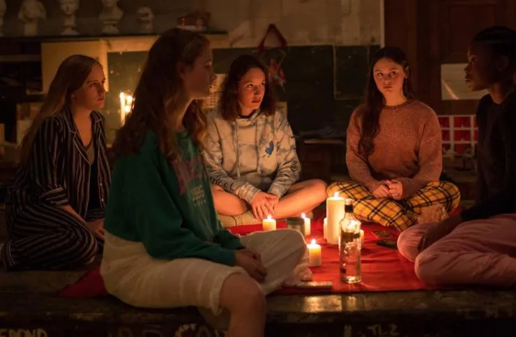 Малышка зомби (2019) скачать торрент бесплатно Малышка зомби (2019) фильм скачать торрент бесплатно