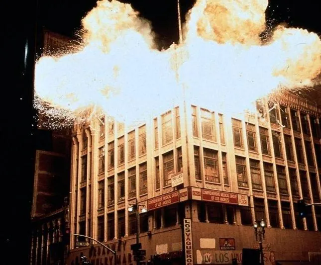 Час пик (1998) скачать торрент файл Час пик (1998) фильм скачать торрент файл