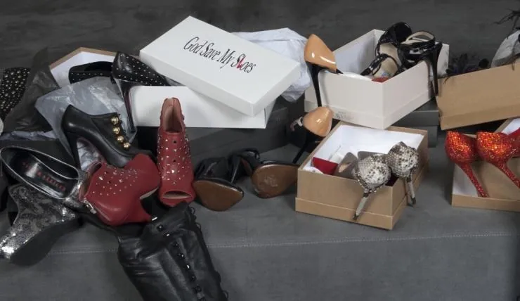 Боже, храни мой каблук (2011) в хорошем качестве скачать торрент файл Боже, храни мой каблук (2011) фильм в хорошем качестве скачать торрент файл