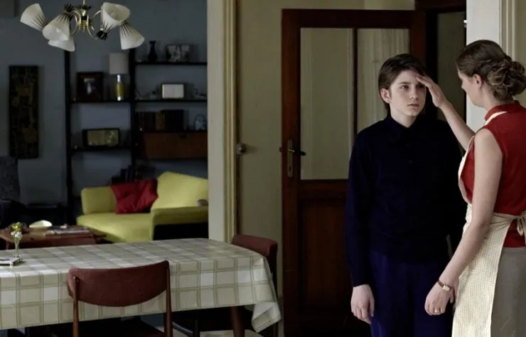 Далеко по соседству (2010) скачать торрент бесплатно Далеко по соседству (2010) фильм скачать торрент бесплатно