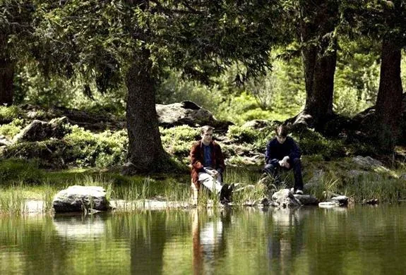 Далеко по соседству (2010) в хорошем качестве скачать торрент файл Далеко по соседству (2010) фильм в хорошем качестве скачать торрент файл