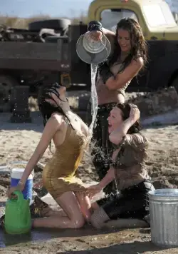 Стервозные штучки (2009) в хорошем качестве скачать торрент файл Стервозные штучки (2009) фильм в хорошем качестве скачать торрент файл