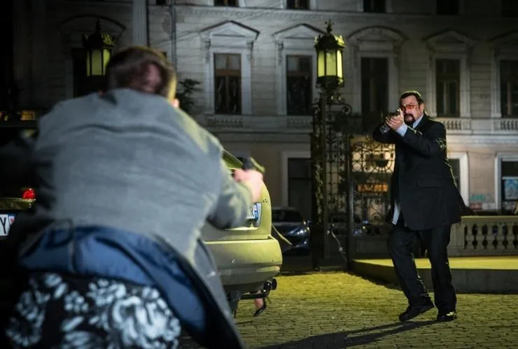 Под прицелом (2016) скачать торрент бесплатно Под прицелом (2016) фильм скачать торрент бесплатно