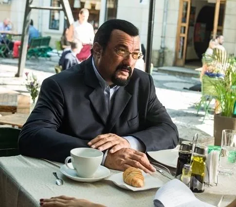 Под прицелом (2016) скачать торрент файл Под прицелом (2016) фильм скачать торрент файл