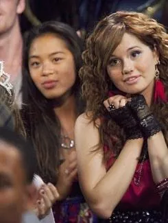 Бунтарка (2012) скачать торрент бесплатно Бунтарка (2012) фильм скачать торрент бесплатно