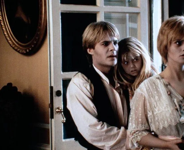 Цветы на чердаке (1987) скачать торрент файл Цветы на чердаке (1987) фильм скачать торрент файл