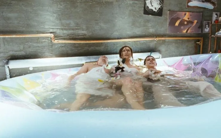 Закрытые пространства (2008) скачать торрент файл Закрытые пространства (2008) фильм скачать торрент файл