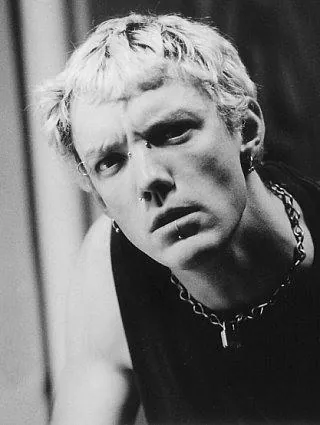 Без чувств (1998) скачать торрент файл Без чувств (1998) фильм скачать торрент файл