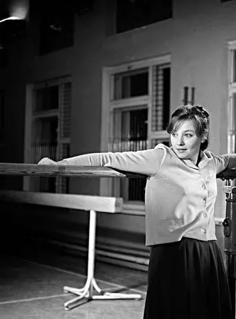 Доживем до понедельника (1968) скачать торрент файл Доживем до понедельника (1968) фильм скачать торрент файл