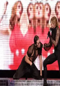 Мадонна: Живой концерт в Лондоне (2006) в хорошем качестве скачать торрент файл Мадонна: Живой концерт в Лондоне (2006) фильм в хорошем качестве скачать торрент файл