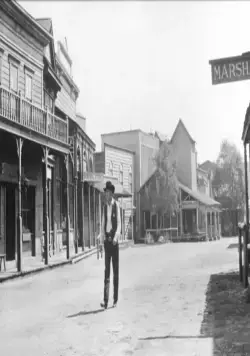 Ровно в полдень (1952) скачать торрент бесплатно Ровно в полдень (1952) фильм скачать торрент бесплатно