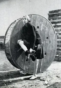 Банда аутсайдеров (1964) скачать торрент бесплатно Банда аутсайдеров (1964) фильм скачать торрент бесплатно