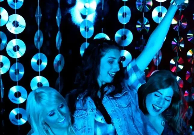 Бездельницы (2013) 1-4 сезон 1-4,5,6 серия скачать торрент файл Бездельницы (2013) сериал 1-4,5,6 серию 1-4 сезона скачать торрент файл