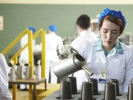 Девушки и бомбы (2012) 1-2 сезон 1-10,11,12 серия в хорошем качестве скачать торрент файл Девушки и бомбы (2012) сериал 1-10,11,12 серию 1-2 сезона в хорошем качестве скачать торрент файл