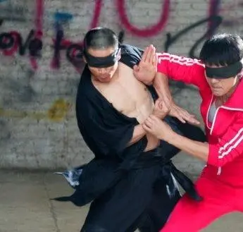 Легенда о Брюсе Ли (2008) 1 сезон 1-48,49,50 серия в хорошем качестве скачать торрент файл Легенда о Брюсе Ли (2008) сериал 1-48,49,50 серию 1 сезона в хорошем качестве скачать торрент файл