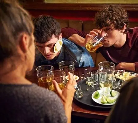 Лондонские Ирландцы (2013) 1 сезон 1-4,5,6 серия скачать торрент файл Лондонские Ирландцы (2013) сериал 1-4,5,6 серию 1 сезона скачать торрент файл