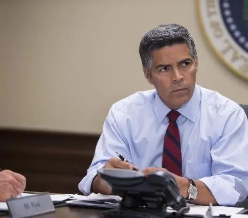 На грани (2015) 1 сезон 1-8,9,10 серия в хорошем качестве скачать торрент файл На грани (2015) сериал 1-8,9,10 серию 1 сезона в хорошем качестве скачать торрент файл