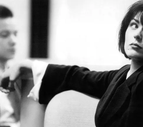 Среди акул (1994) скачать торрент файл Среди акул (1994) фильм скачать торрент файл