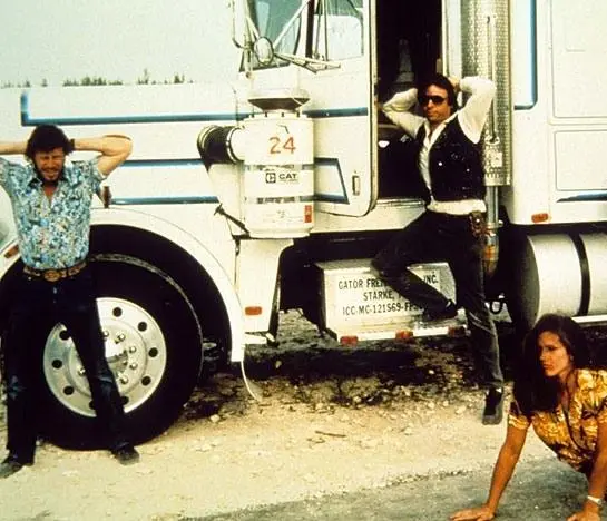 Суперполицейские из Майами (1985) скачать торрент бесплатно Суперполицейские из Майами (1985) фильм скачать торрент бесплатно