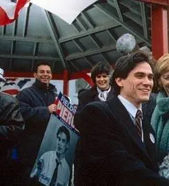 Пробуждая мертвецов (2000) скачать торрент файл Пробуждая мертвецов (2000) фильм скачать торрент файл