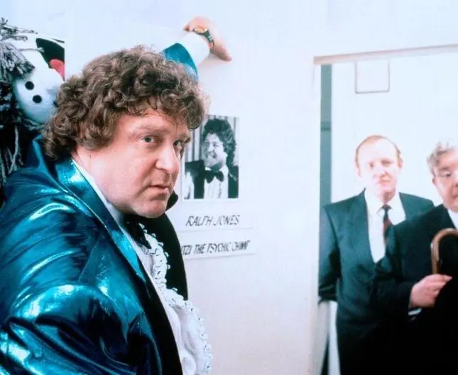 Король Ральф (1991) скачать торрент файл Король Ральф (1991) фильм скачать торрент файл