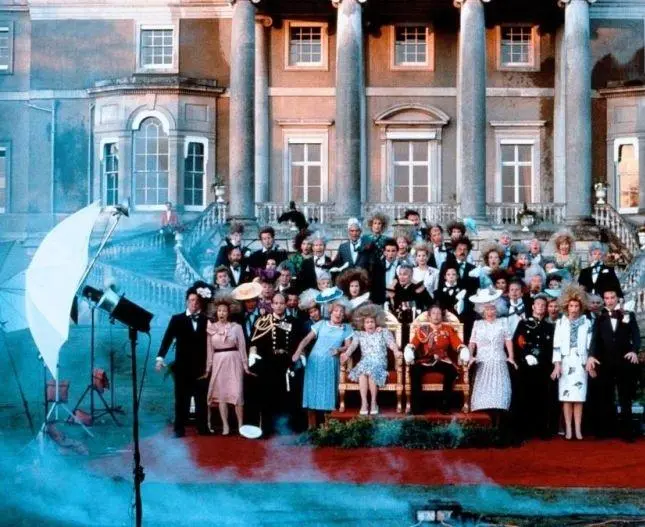 Король Ральф (1991) скачать торрент бесплатно Король Ральф (1991) фильм скачать торрент бесплатно