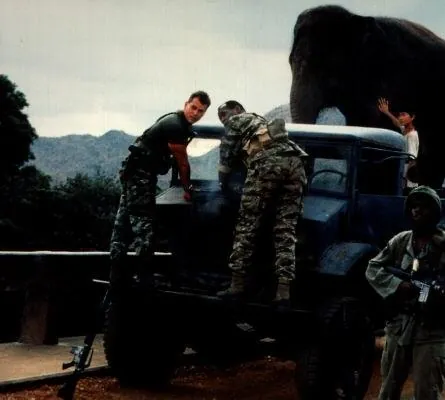 Операция "Слон" (1995) в хорошем качестве скачать торрент файл Операция "Слон" (1995) фильм в хорошем качестве скачать торрент файл