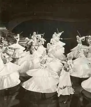 Золотоискатели 1933-го года (1933) в хорошем качестве скачать торрент файл Золотоискатели 1933-го года (1933) фильм в хорошем качестве скачать торрент файл