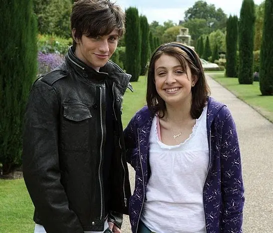 Ангус, стринги и поцелуи взасос (2008) скачать торрент бесплатно Ангус, стринги и поцелуи взасос (2008) фильм скачать торрент бесплатно