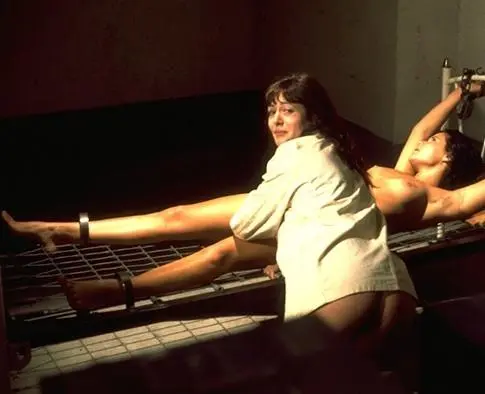 Ильза – свирепая тюремщица (1976) скачать торрент файл Ильза – свирепая тюремщица (1976) фильм скачать торрент файл