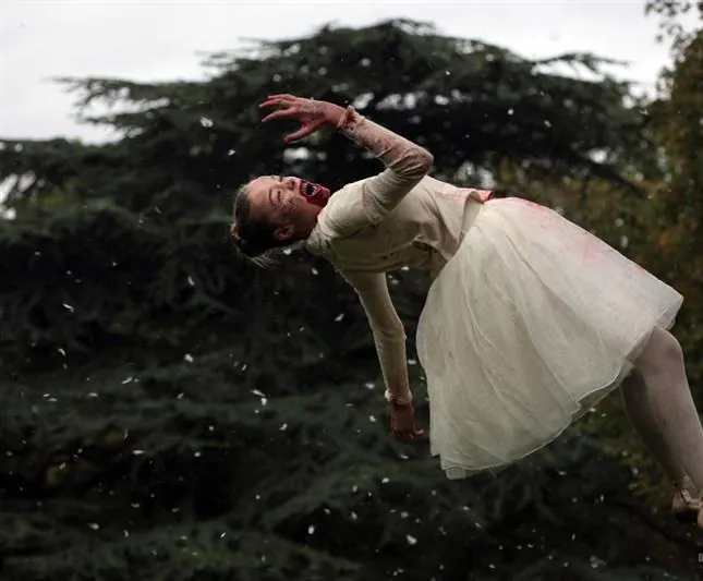 Мертвенно-бледный (2011) в хорошем качестве скачать торрент файл Мертвенно-бледный (2011) фильм в хорошем качестве скачать торрент файл