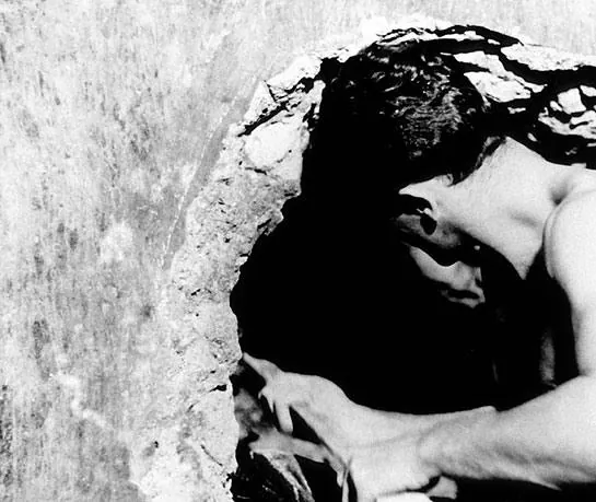 Дыра (1960) скачать торрент бесплатно Дыра (1960) фильм скачать торрент бесплатно