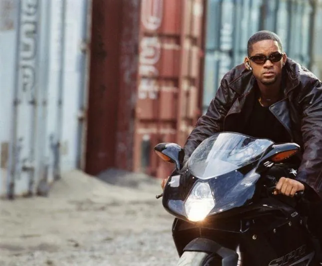 Я, робот (2004) скачать торрент файл Я, робот (2004) фильм скачать торрент файл