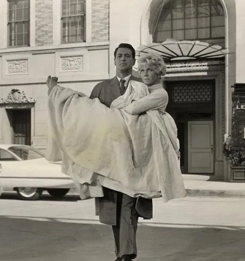 Телефон пополам (1959) скачать торрент файл Телефон пополам (1959) фильм скачать торрент файл