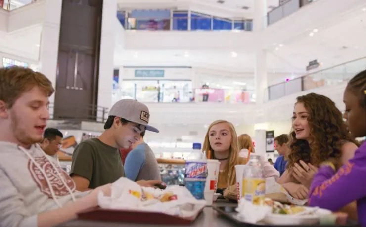 Восьмой класс (2018) скачать торрент бесплатно Восьмой класс (2018) фильм скачать торрент бесплатно