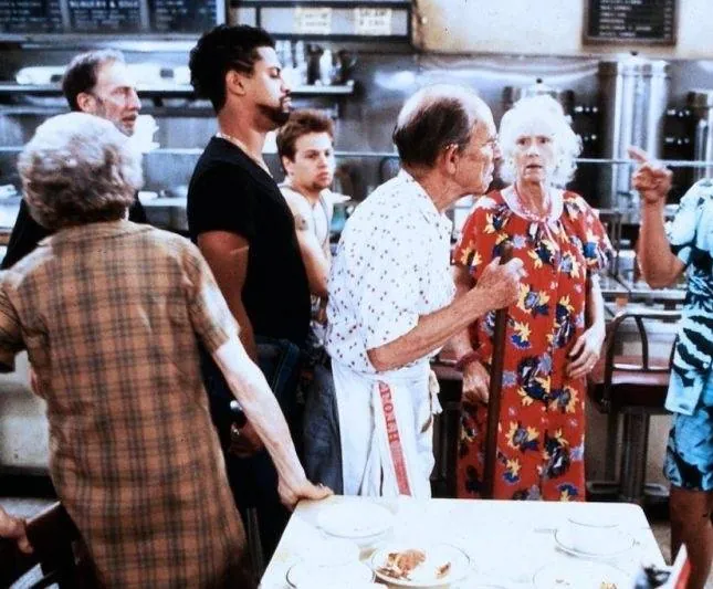 Батарейки не прилагаются (1987) в хорошем качестве скачать торрент файл Батарейки не прилагаются (1987) фильм в хорошем качестве скачать торрент файл