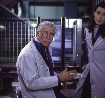 Голографический человек (1995) скачать торрент бесплатно Голографический человек (1995) фильм скачать торрент бесплатно