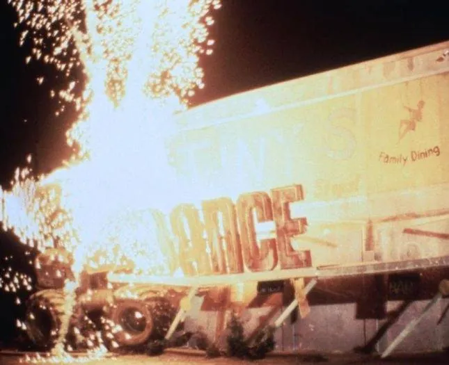 Месть на колёсах (1987) скачать торрент файл Месть на колёсах (1987) фильм скачать торрент файл