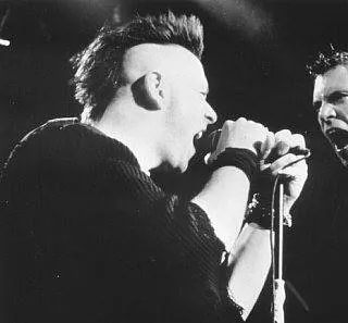 Эмблема тяжелого рока (1996) скачать торрент бесплатно Эмблема тяжелого рока (1996) фильм скачать торрент бесплатно