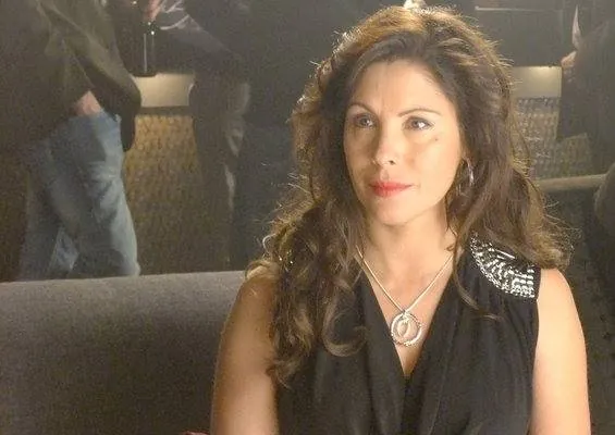 Лица в толпе (2011) скачать торрент файл Лица в толпе (2011) фильм скачать торрент файл