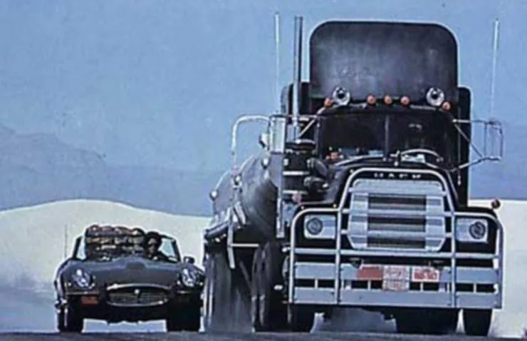 Конвой (1978) скачать торрент бесплатно Конвой (1978) фильм скачать торрент бесплатно