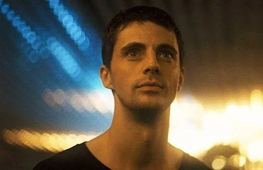 Горящий человек (2011) скачать торрент бесплатно Горящий человек (2011) фильм скачать торрент бесплатно